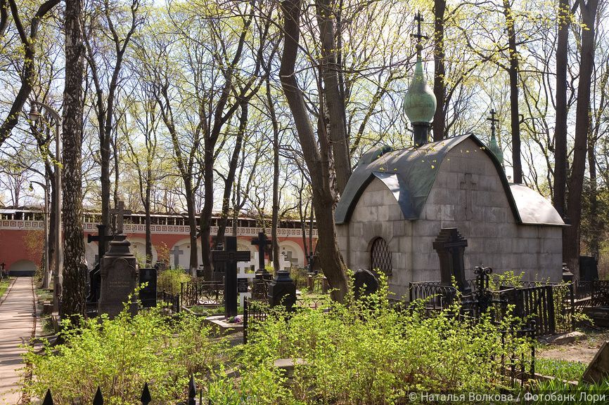 Власти Ростова выделят 33 миллиона рублей на уборку кладбищ